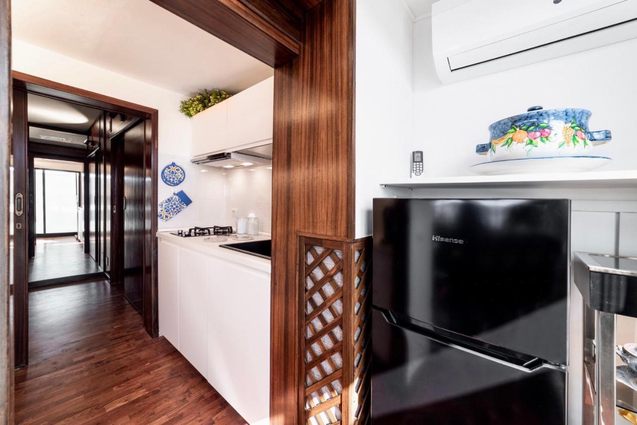 Mikka Studios: Luxury Apartment Барі Екстер'єр фото